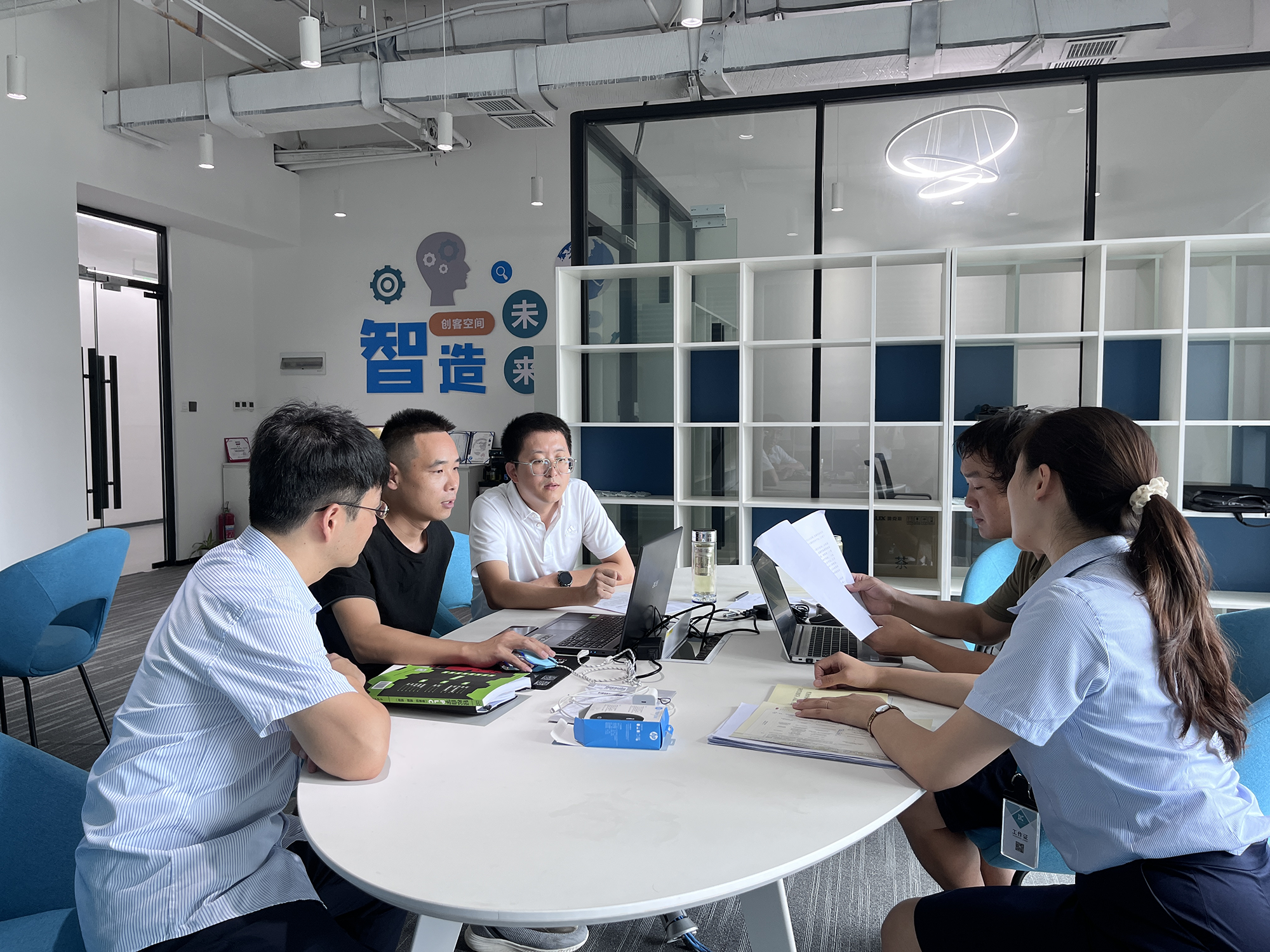 上海馨熠信息科技有限公司入驻数创中心双创孵化基地